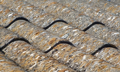 Close up picture of an asbestos roof